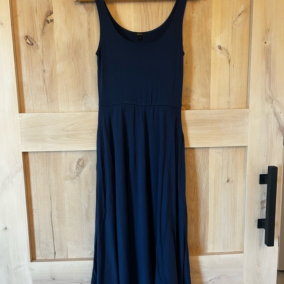 NWOT! Quince Women's Tencel Jersey Fit & Flare Dress Navy, SMALL. - Picture 7 of 8